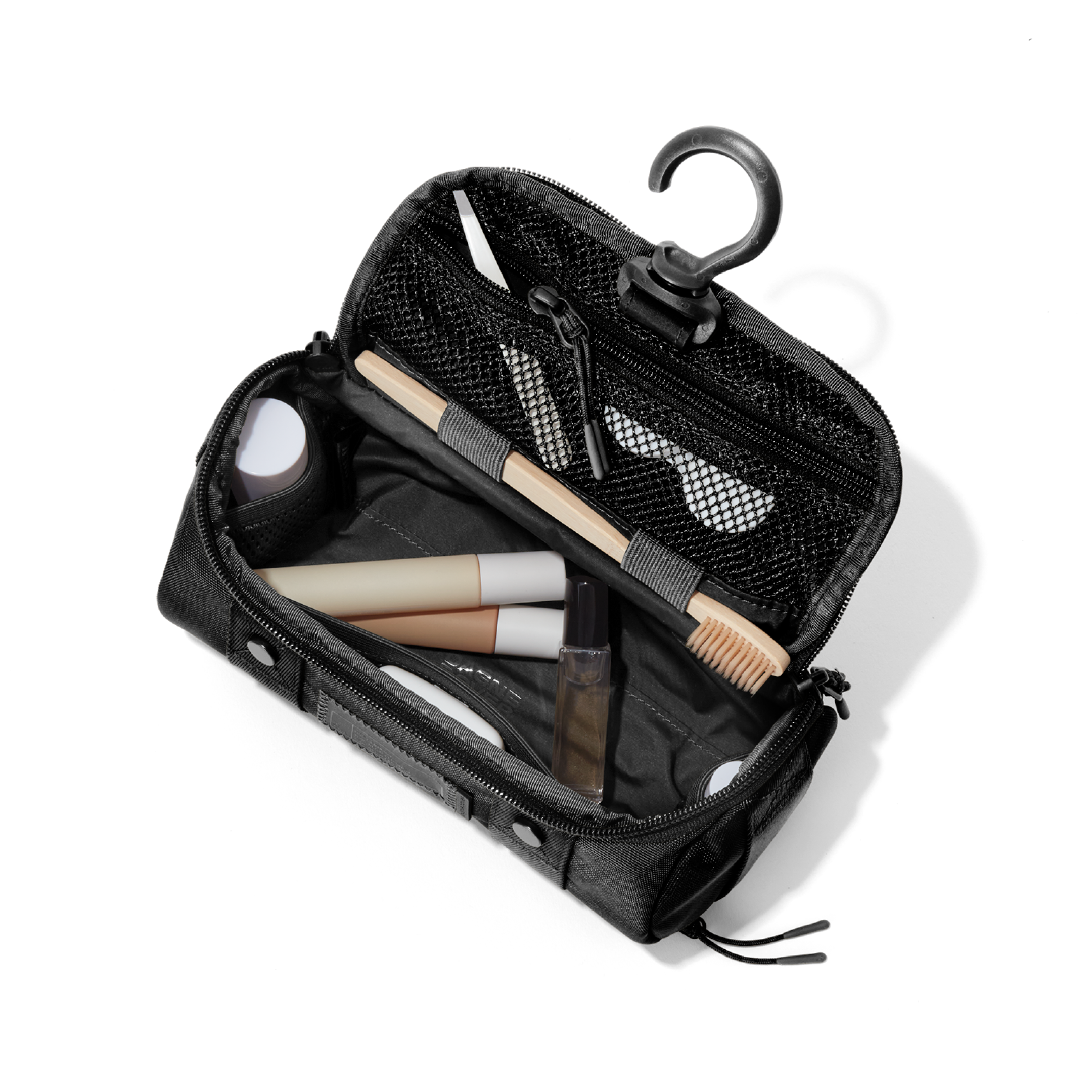 Seoul Dopp Kit in Onyx, Small - Image 6