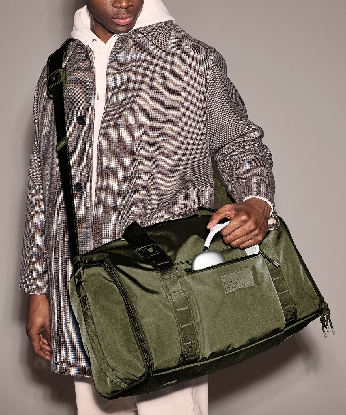 Monaco Garment Duffle in Warm Dust - Image 16