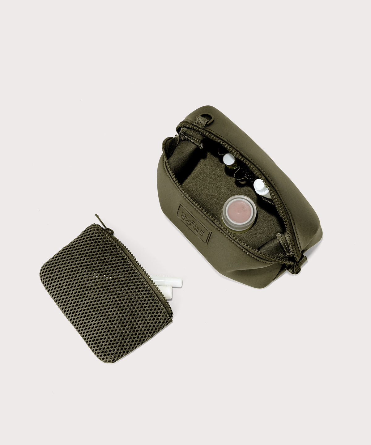 Hunter Toiletry Bag in Dark Moss, Small - Image 11