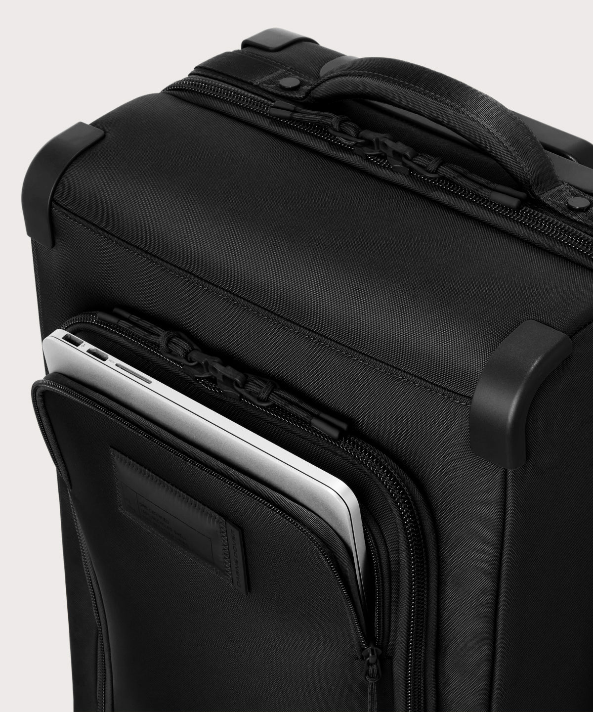 Seattle Carry-On Luggage in Onyx. Smaller - 20.5 inch - Image 8