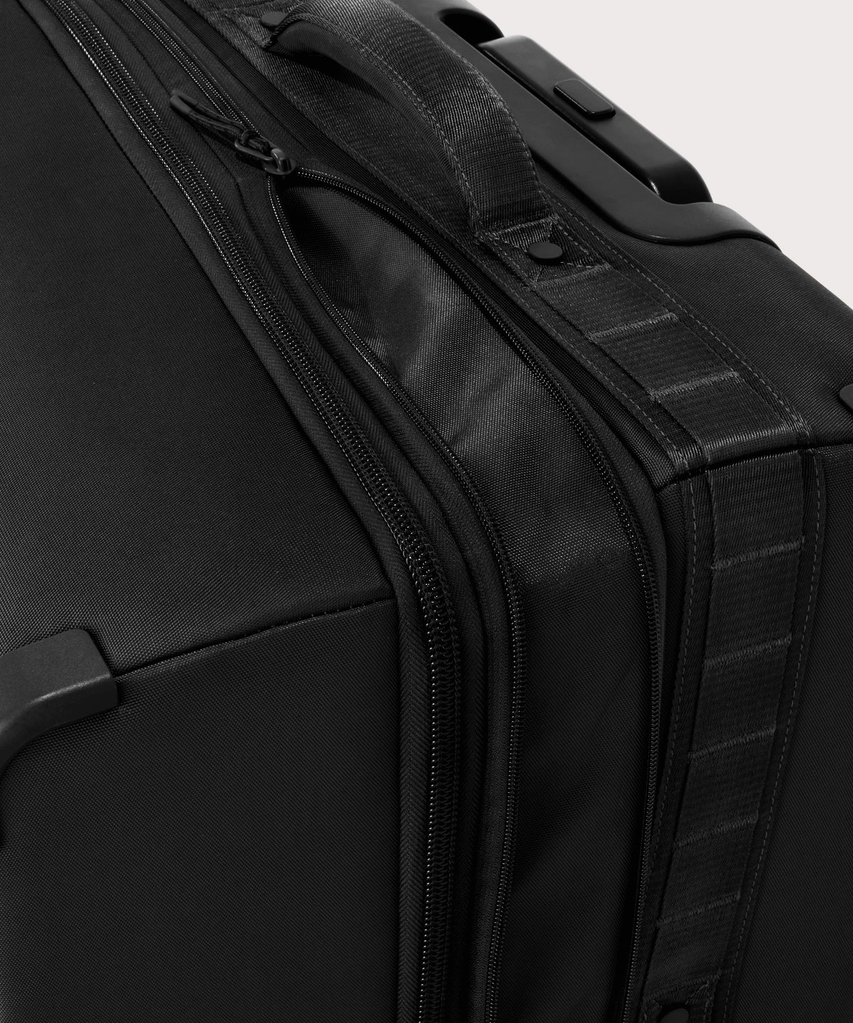 Sydney Checked Luggage in Onyx. Smaller - 25 inch - Image 7