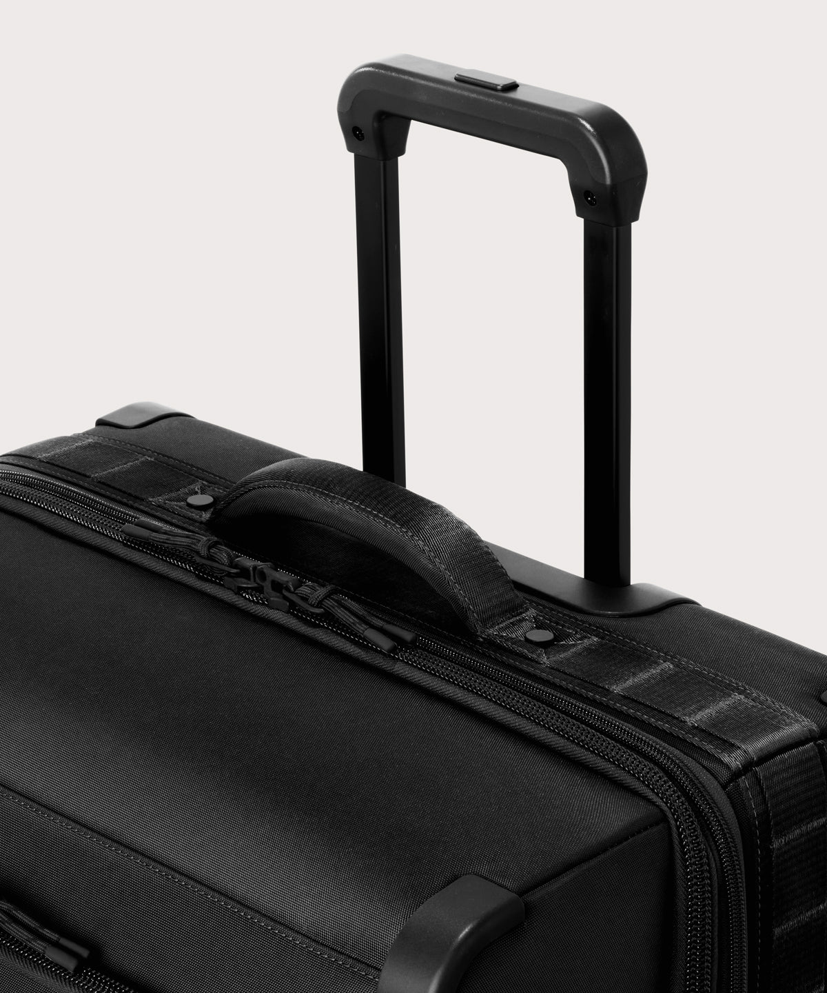 Sydney Checked Luggage in Onyx. Smaller - 25 inch - Image 9